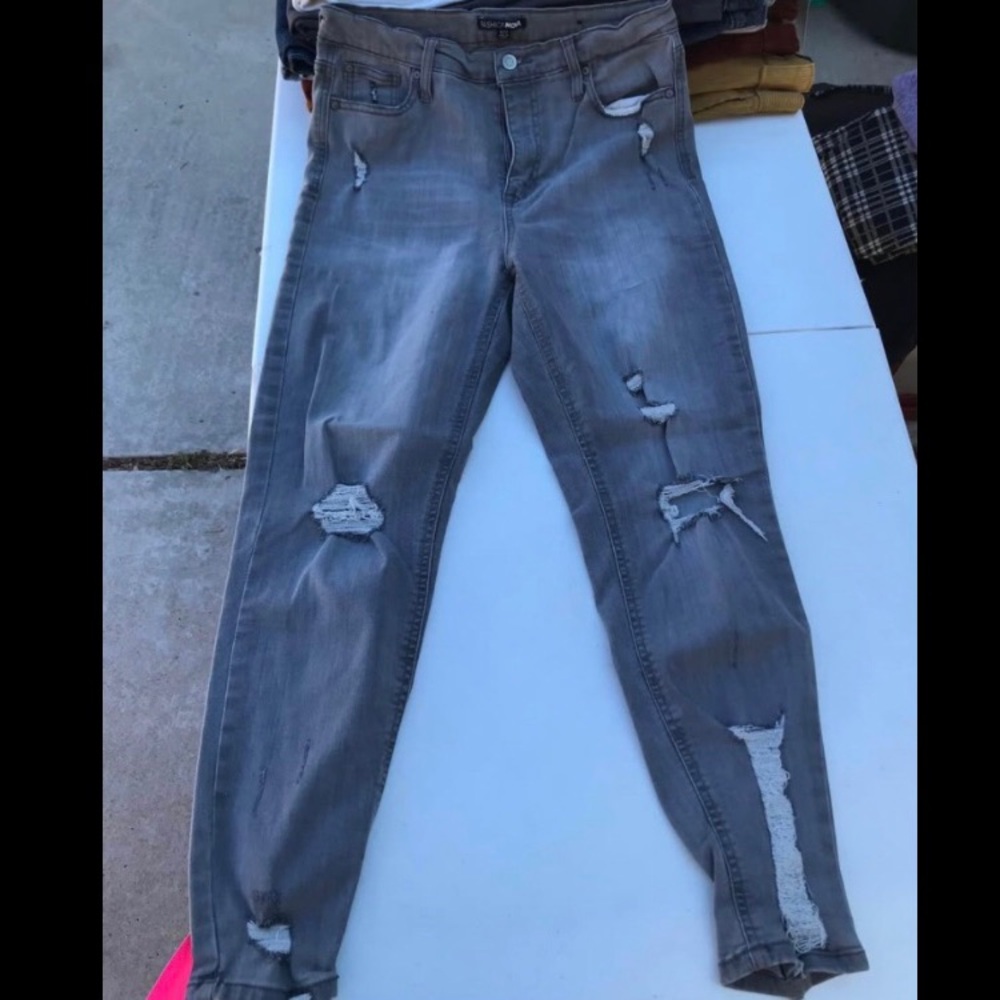 Stylish Gray Distressed Women's Jeans